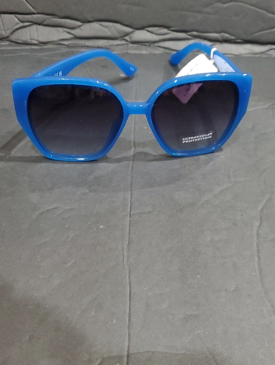 Tahari TH859 cobalt blue oversized square glamorous sunglasses brand new